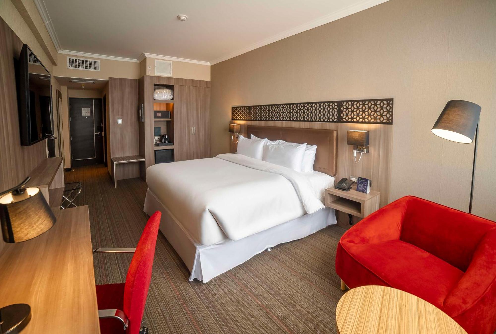 Hotel Doubletree By Hilton Trujillo à Encalada Extérieur photo