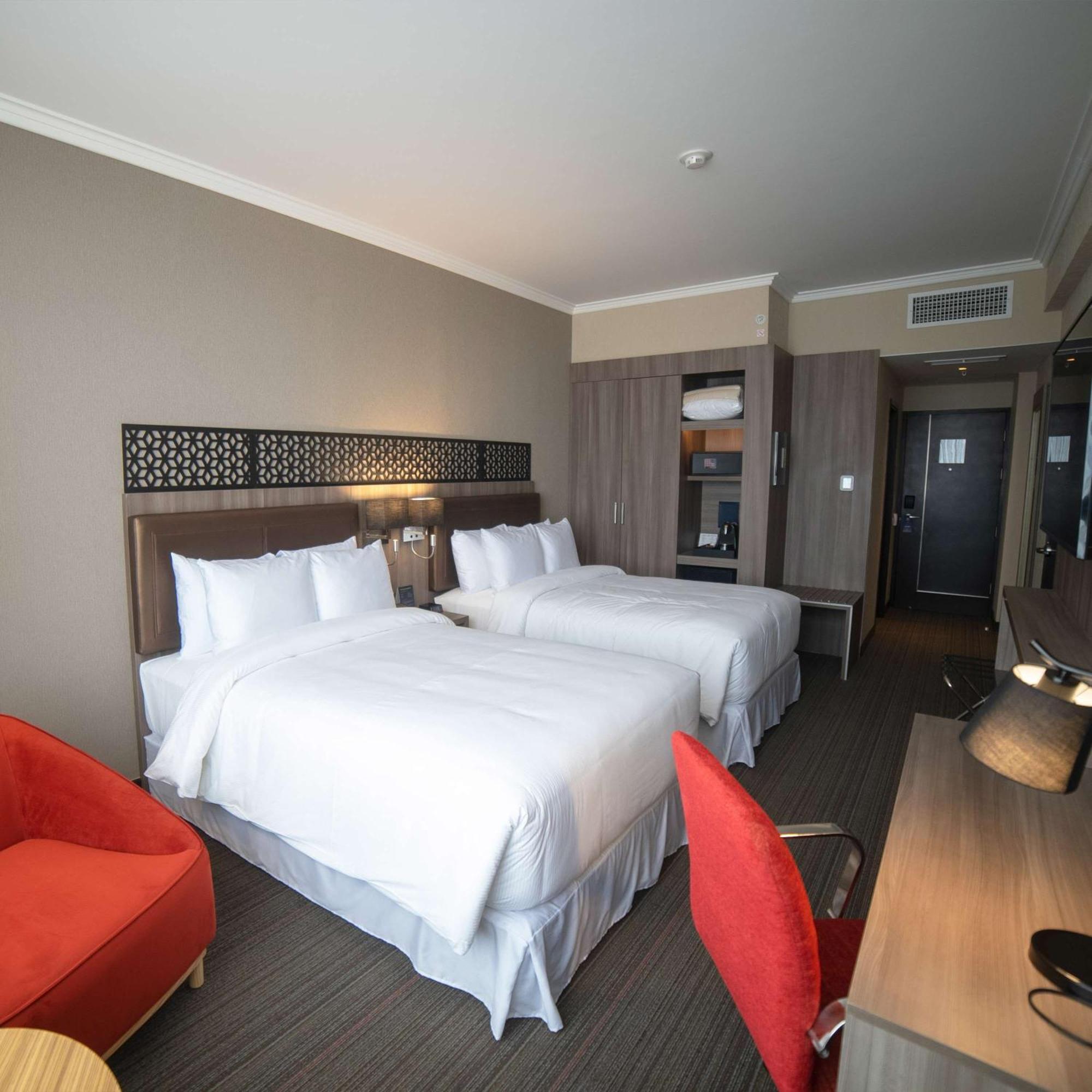 Hotel Doubletree By Hilton Trujillo à Encalada Extérieur photo