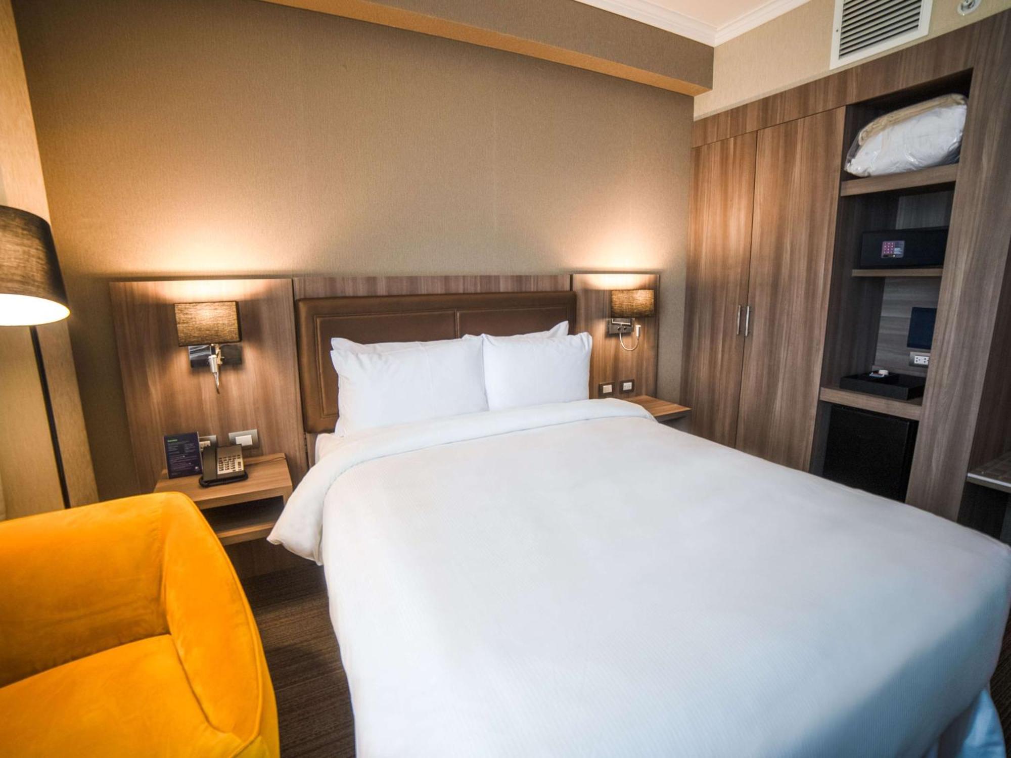 Hotel Doubletree By Hilton Trujillo à Encalada Extérieur photo
