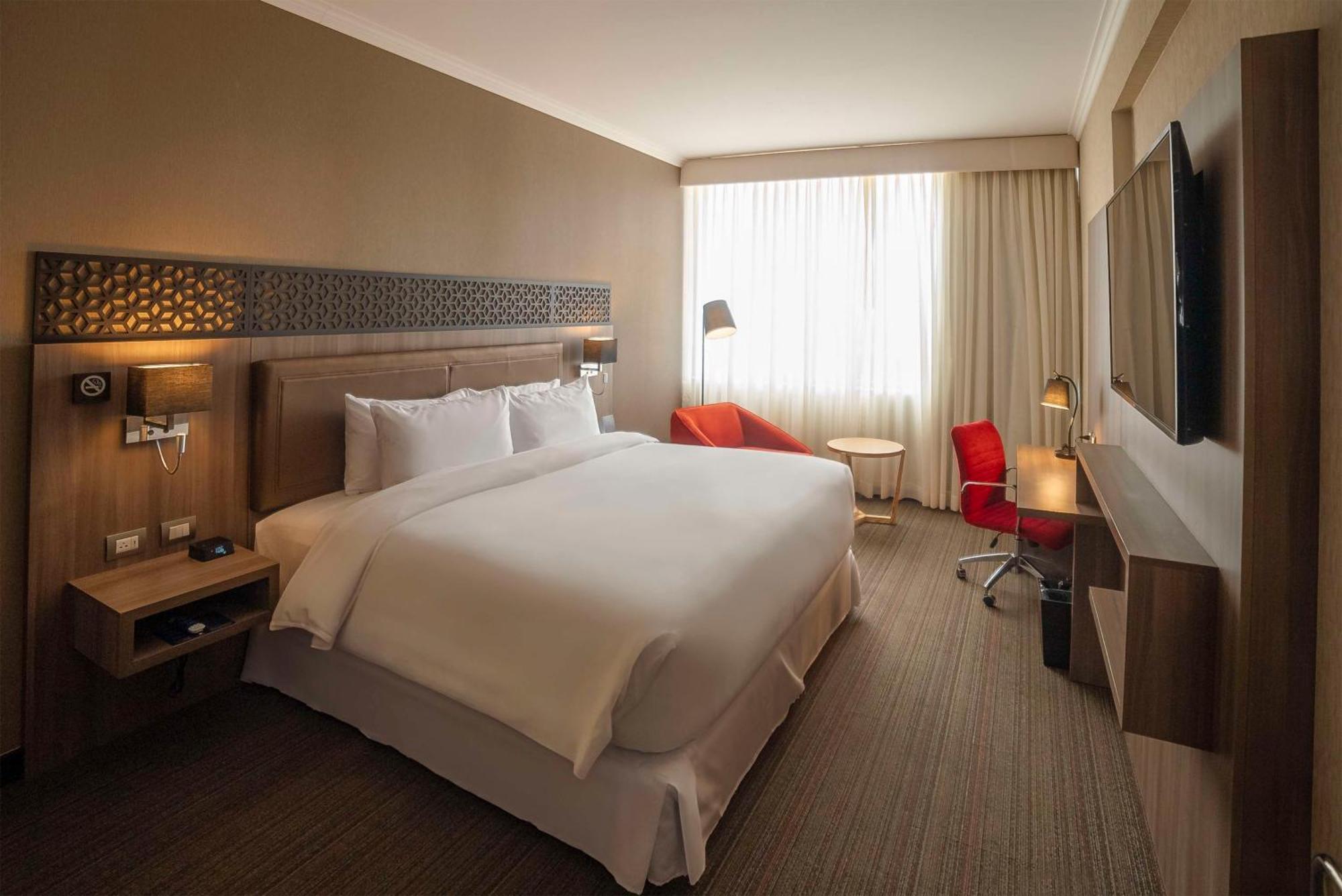 Hotel Doubletree By Hilton Trujillo à Encalada Extérieur photo